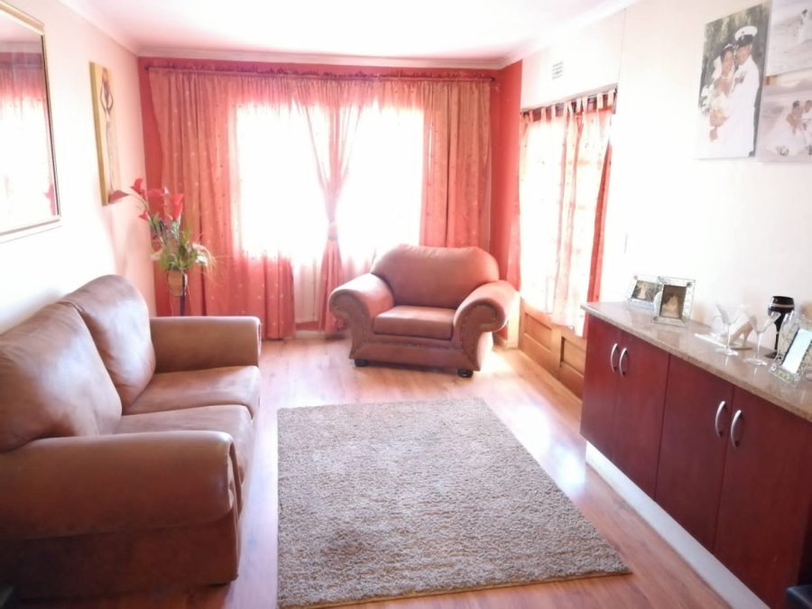 To Let 3 Bedroom Property for Rent in Bonteheuwel Western Cape